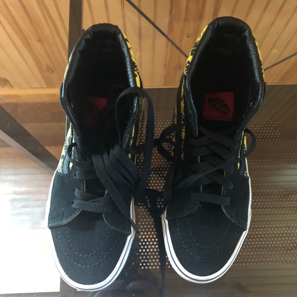 Boys shoes